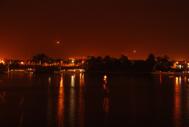ナイル川からの夜景<br/>ロマンティックな気分になりました<br><b>photo by O</b>